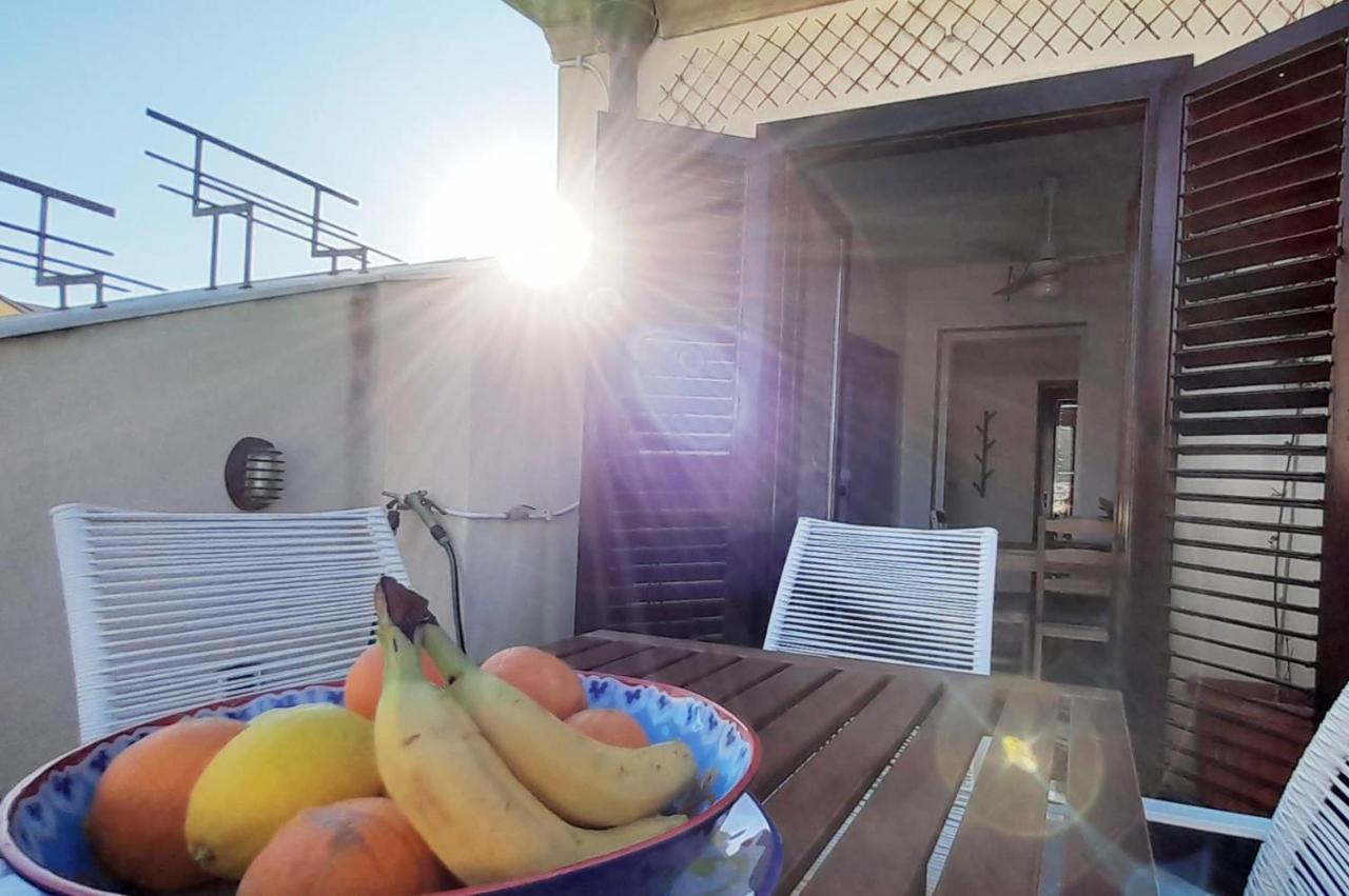 Terrace With View Attic In Old Town Ballarhome باليرمو المظهر الخارجي الصورة