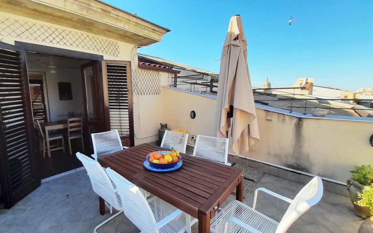 Terrace With View Attic In Old Town Ballarhome باليرمو المظهر الخارجي الصورة